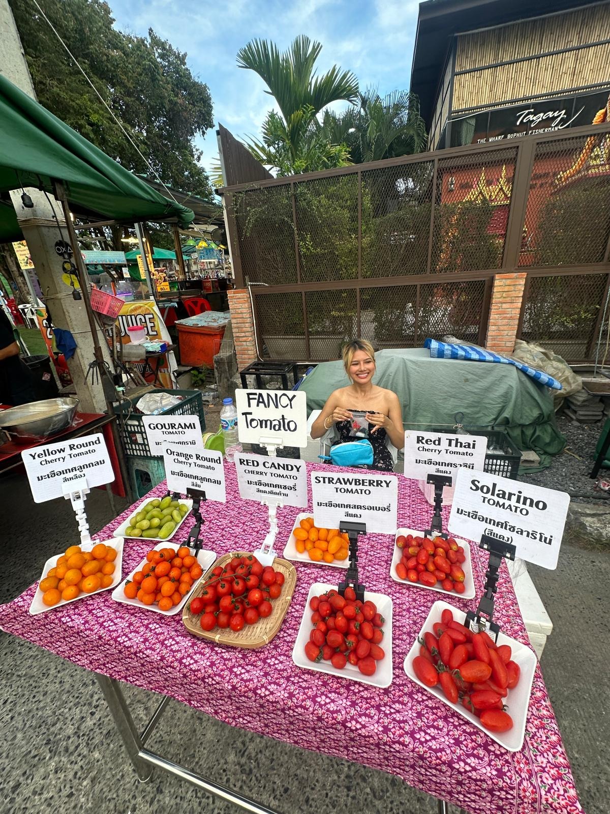 Zeny at the Bophut market